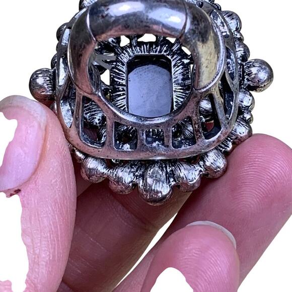 Black Romantic Goth Filigree Rose Bracelet and Sparkly Cocktail Ring Set - Picture 5 of 9